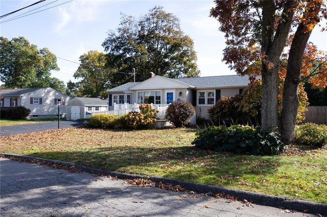 40 Walker Road, Warwick, RI 02889