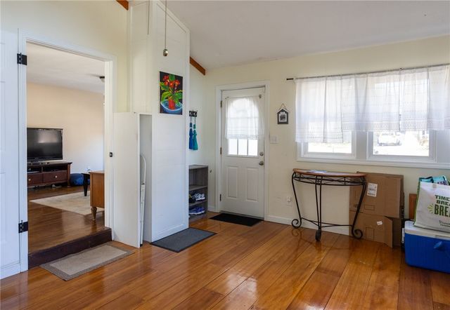 40 Walker Road, Warwick, RI 02889
