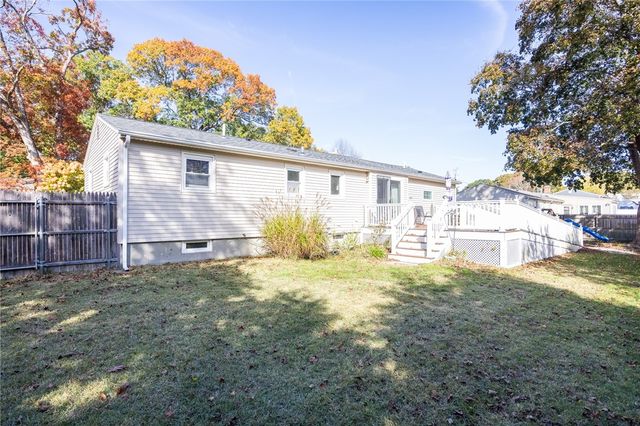 40 Walker Road, Warwick, RI 02889
