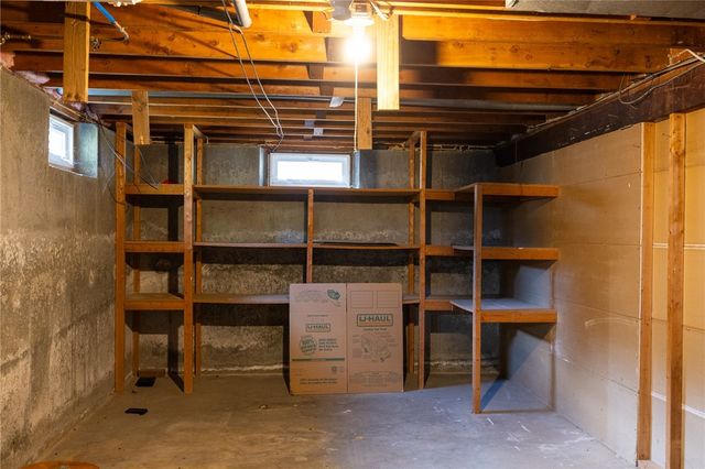 40 Walker Road, Warwick, RI 02889