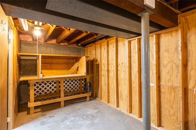 40 Walker Road, Warwick, RI 02889