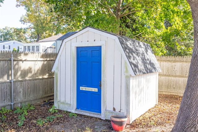 40 Walker Road, Warwick, RI 02889