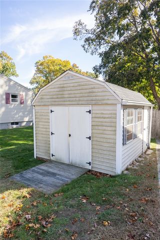 40 Walker Road, Warwick, RI 02889