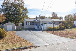 40 Walker Road, Warwick, RI 02889