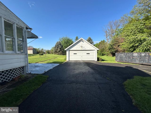 13024 SALEM AVE, Hagerstown, MD 21740