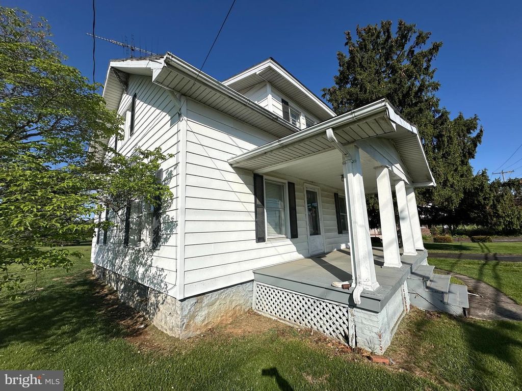 Image 10 of property listing at 13024 SALEM AVE, Hagerstown, MD 21740