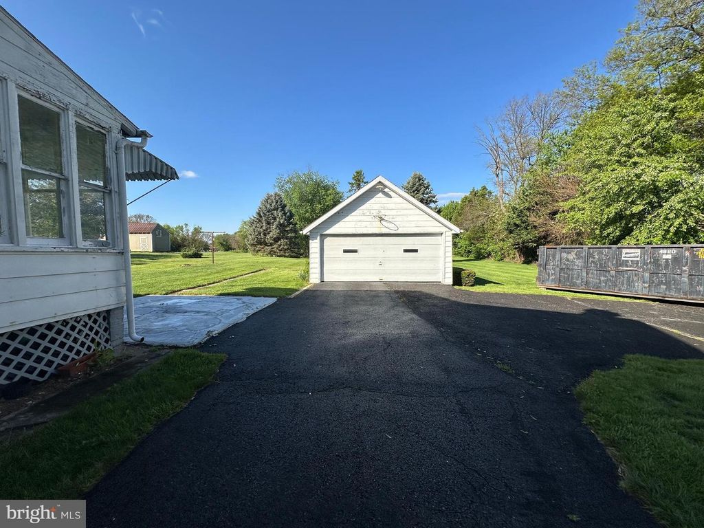 Image 16 of property listing at 13024 SALEM AVE, Hagerstown, MD 21740