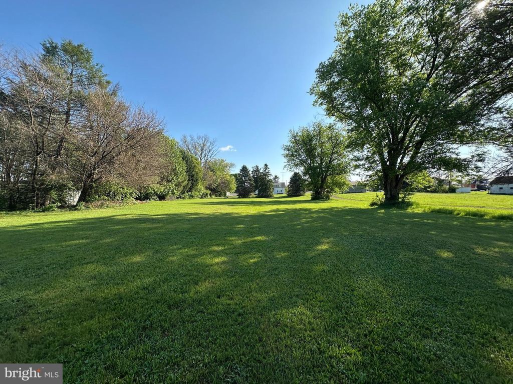Image 25 of property listing at 13024 SALEM AVE, Hagerstown, MD 21740