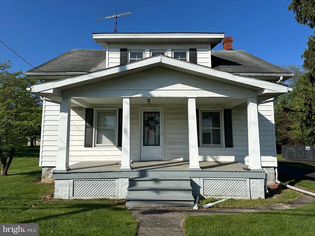 Image 3 of property listing at 13024 SALEM AVE, Hagerstown, MD 21740