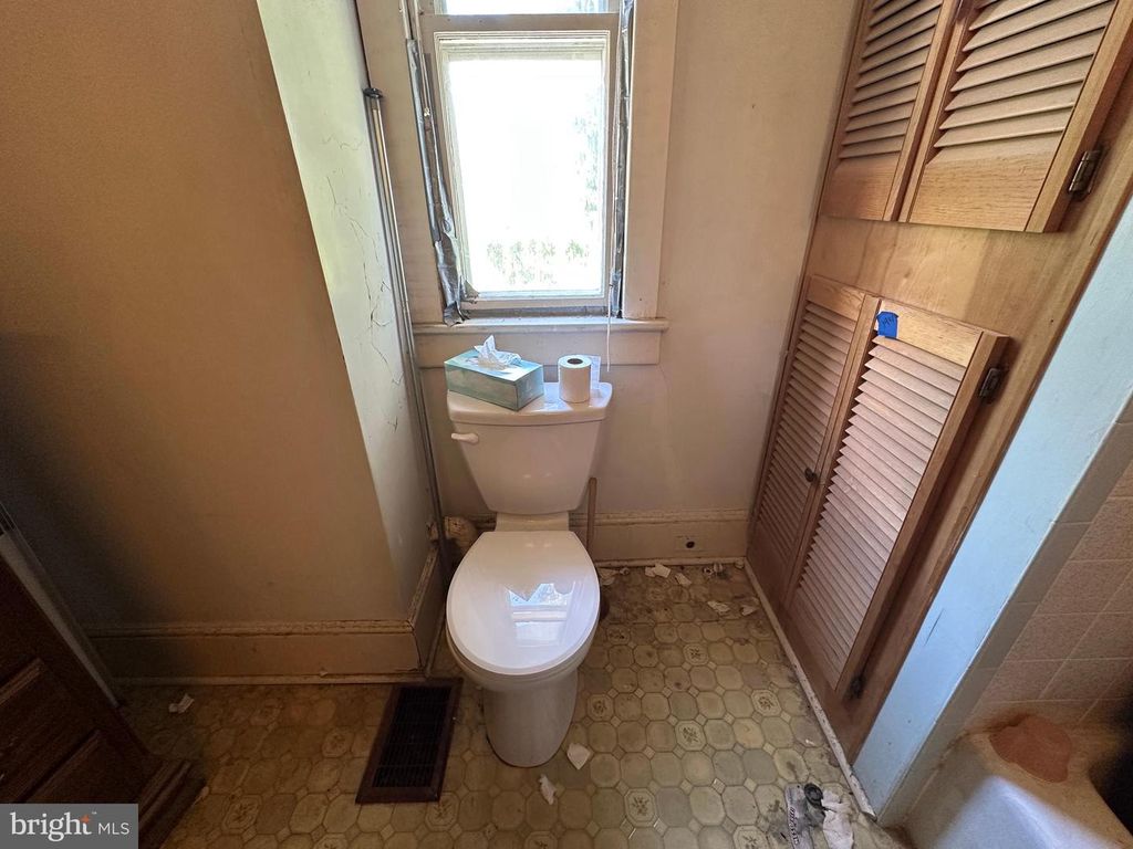 Image 77 of property listing at 13024 SALEM AVE, Hagerstown, MD 21740