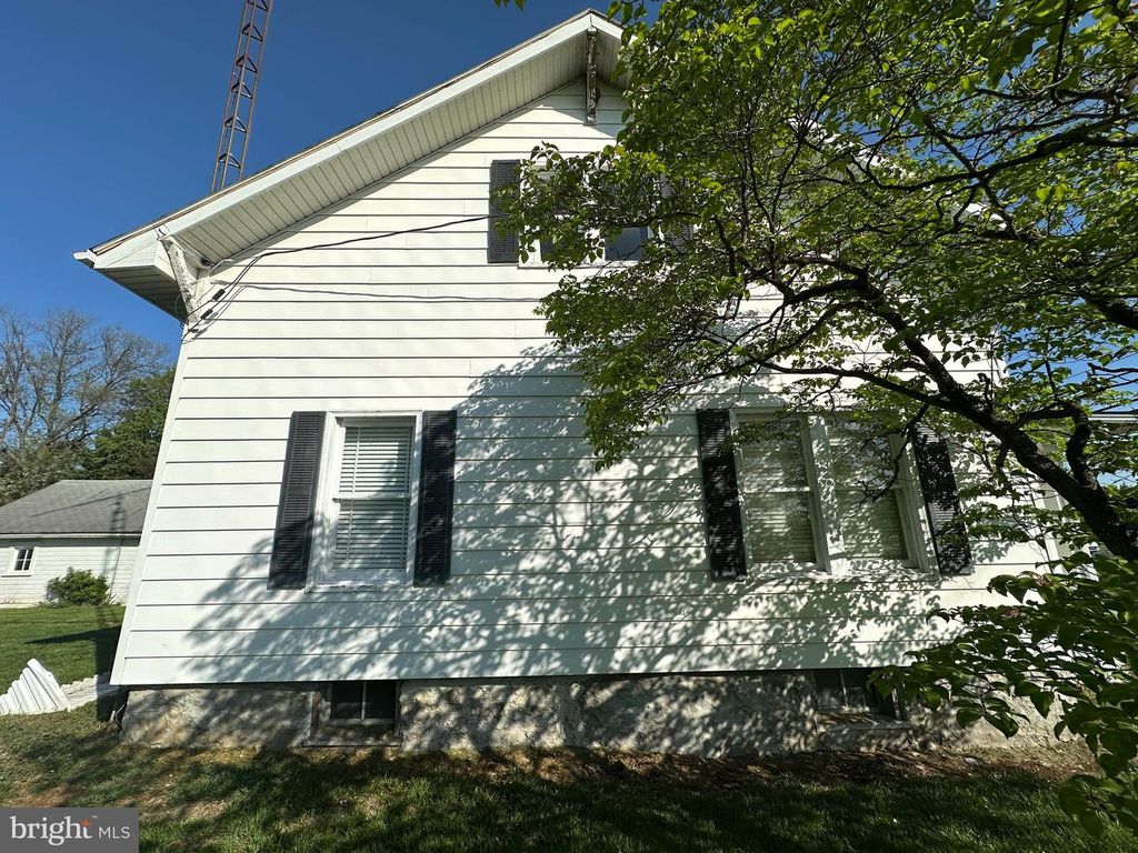 Image 9 of property listing at 13024 SALEM AVE, Hagerstown, MD 21740
