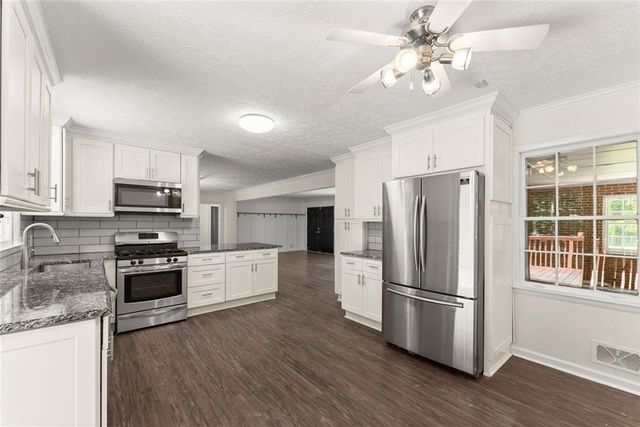20 Pine Lake Drive, Cumming, GA 30040
