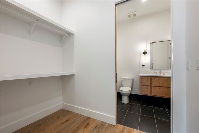 905 SE 4th Street 205, Bentonville, AR 72712