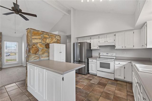 1332 Stringfellow CT, Virginia Beach, VA 23464