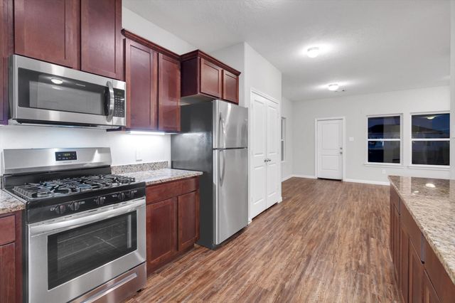 77 County Road 5102c, Cleveland, TX 77327