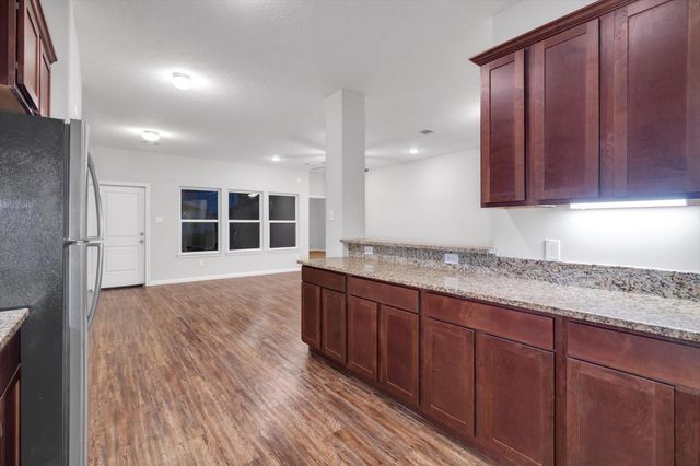 77 County Road 5102c, Cleveland, TX 77327