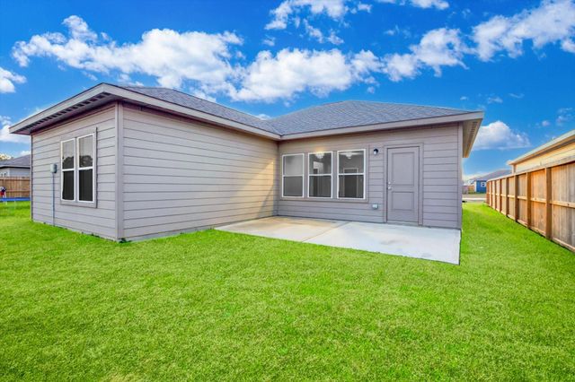 77 County Road 5102c, Cleveland, TX 77327
