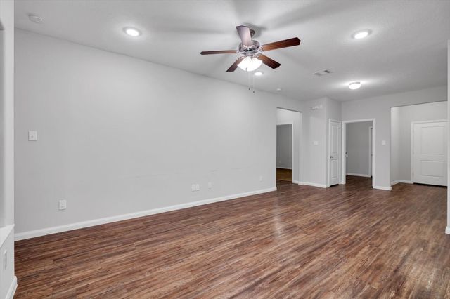 77 County Road 5102c, Cleveland, TX 77327