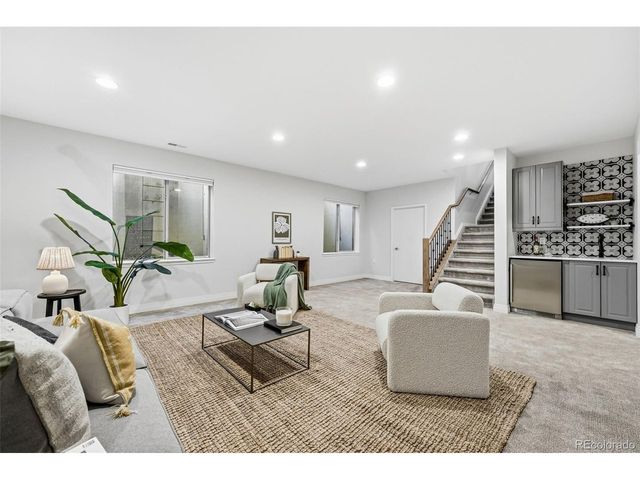 11248 E 25th Dr, Aurora, CO 80010