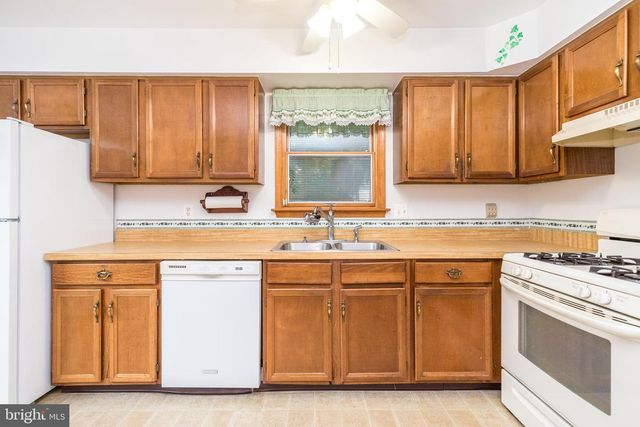1119 NAPIER ST, Philadelphia, PA 19116