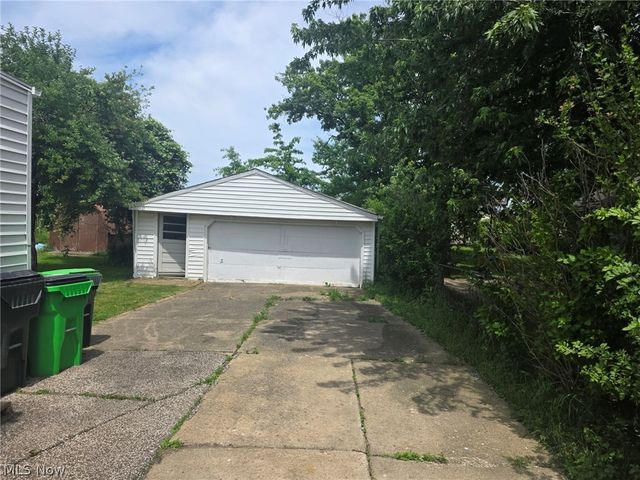 1357 E 289th Street, Wickliffe, OH 44092