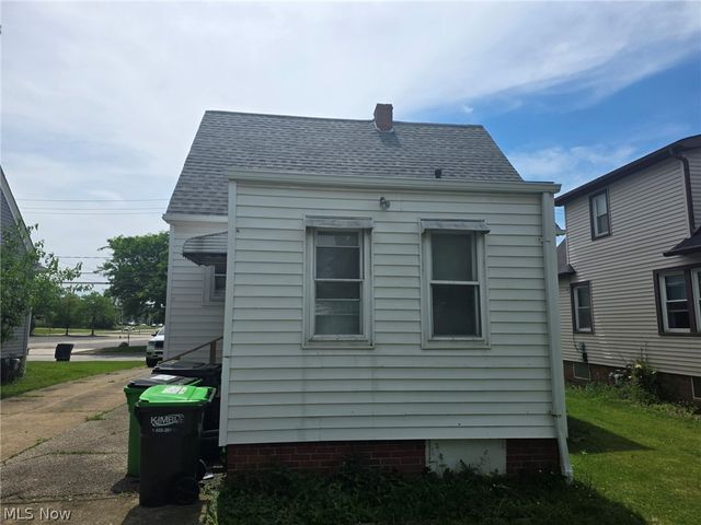 1357 E 289th Street, Wickliffe, OH 44092