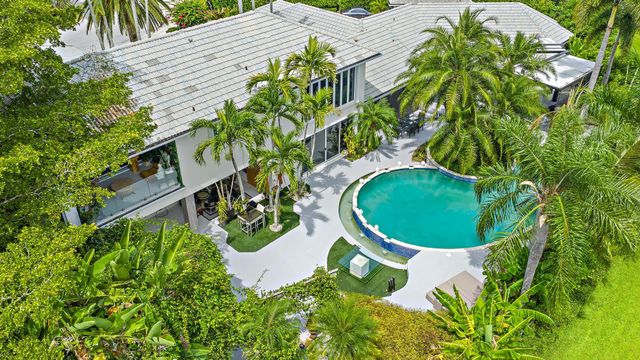 8580 Egret Lakes Lane, West Palm Beach, FL 33412