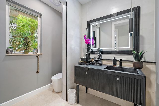 8580 Egret Lakes Lane, West Palm Beach, FL 33412