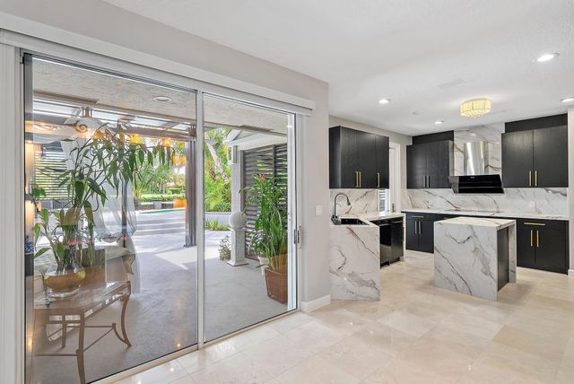 8580 Egret Lakes Lane, West Palm Beach, FL 33412