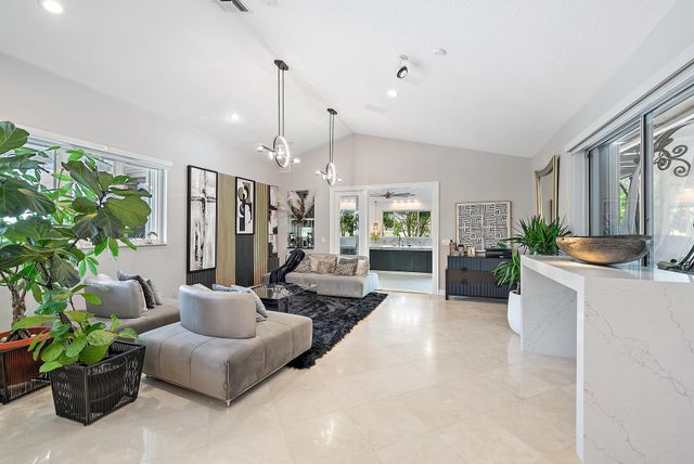 8580 Egret Lakes Lane, West Palm Beach, FL 33412