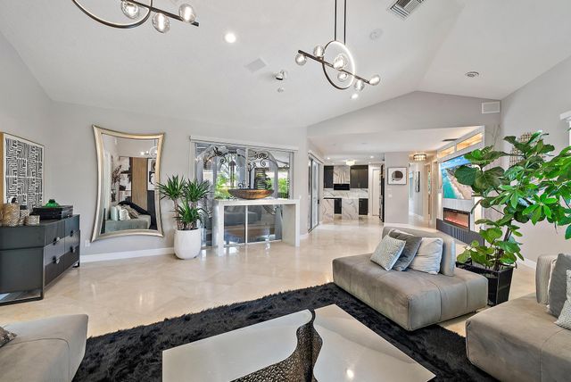 8580 Egret Lakes Lane, West Palm Beach, FL 33412