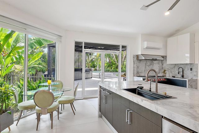 8580 Egret Lakes Lane, West Palm Beach, FL 33412