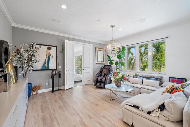8580 Egret Lakes Lane, West Palm Beach, FL 33412