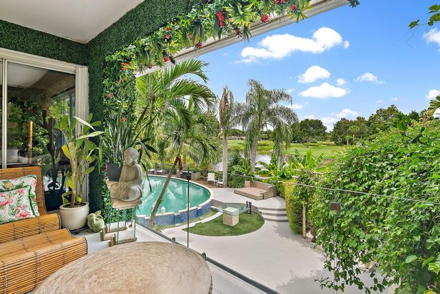 8580 Egret Lakes Lane, West Palm Beach, FL 33412