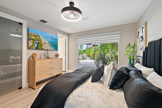 8580 Egret Lakes Lane, West Palm Beach, FL 33412