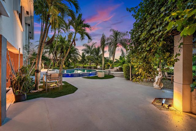 8580 Egret Lakes Lane, West Palm Beach, FL 33412