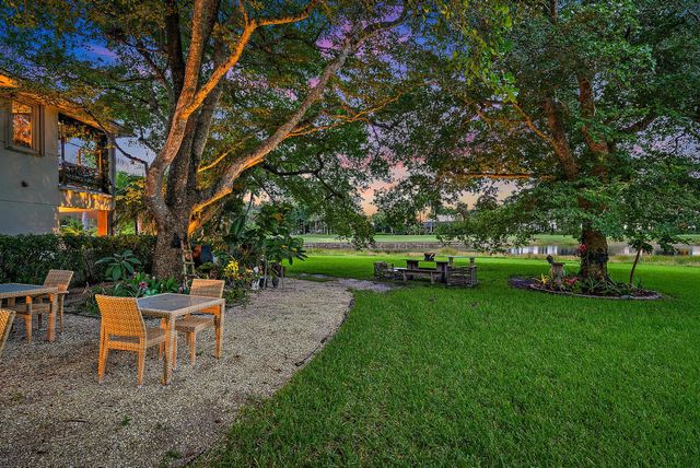 8580 Egret Lakes Lane, West Palm Beach, FL 33412