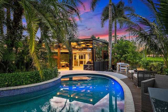 8580 Egret Lakes Lane, West Palm Beach, FL 33412