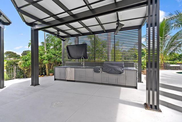 8580 Egret Lakes Lane, West Palm Beach, FL 33412