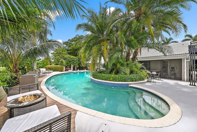 8580 Egret Lakes Lane, West Palm Beach, FL 33412
