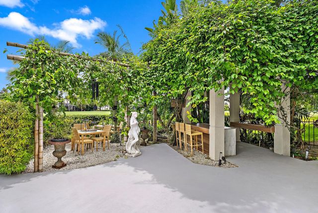 8580 Egret Lakes Lane, West Palm Beach, FL 33412