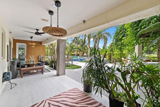 8580 Egret Lakes Lane, West Palm Beach, FL 33412