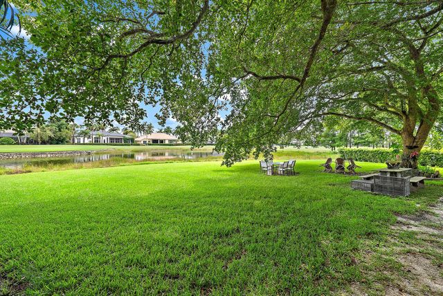 8580 Egret Lakes Lane, West Palm Beach, FL 33412