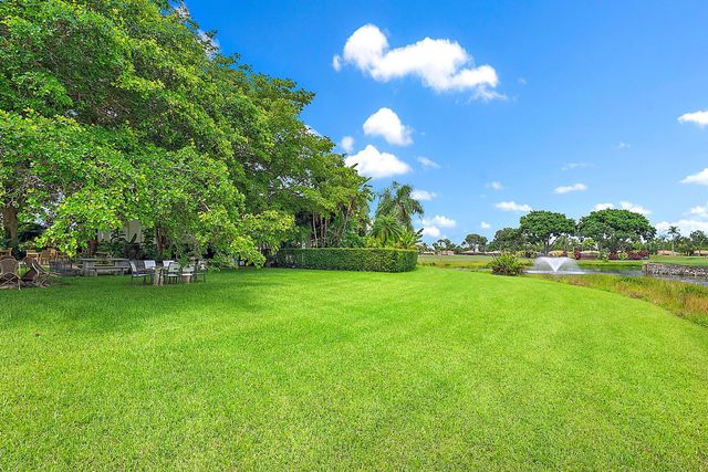 8580 Egret Lakes Lane, West Palm Beach, FL 33412