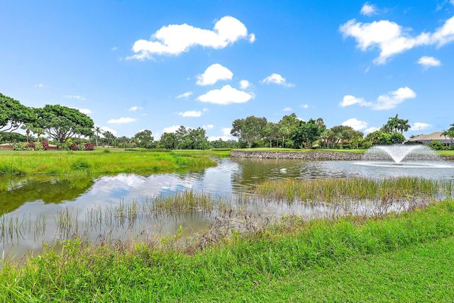 8580 Egret Lakes Lane, West Palm Beach, FL 33412