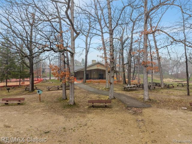 3642 Ashview Street, West Bloomfield, MI 48324