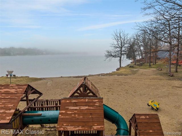 3642 Ashview Street, West Bloomfield, MI 48324