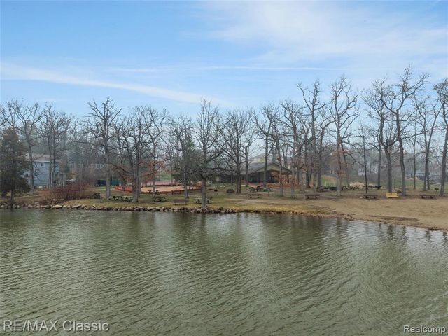 3642 Ashview Street, West Bloomfield, MI 48324