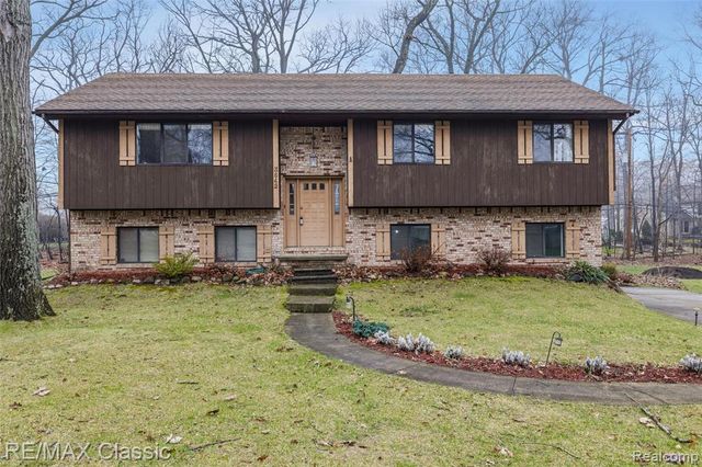3642 Ashview Street, West Bloomfield, MI 48324