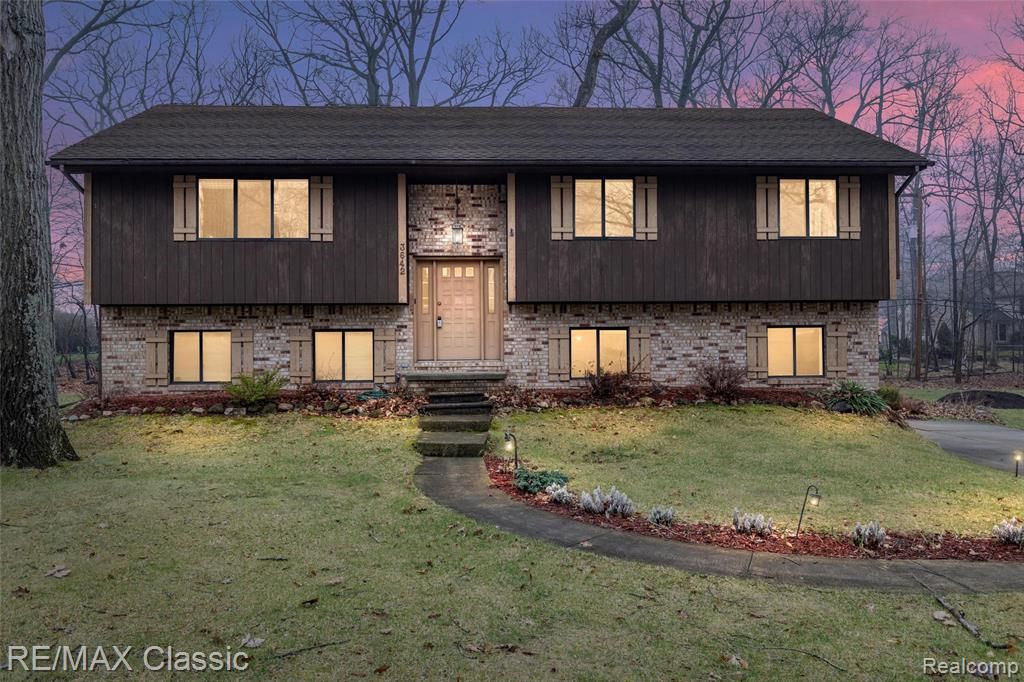 3642 Ashview Street, West Bloomfield, MI 48324